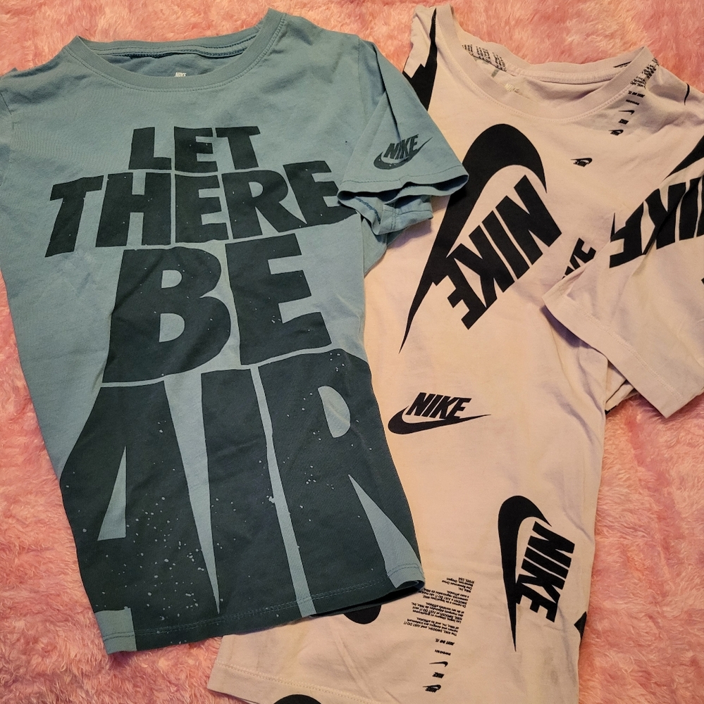 2-PIECE BUNDLE NIKE "THE NIKE TEE" SHORT SLEEVE BOY'S T-SHIRTS - Picture 1 of 8